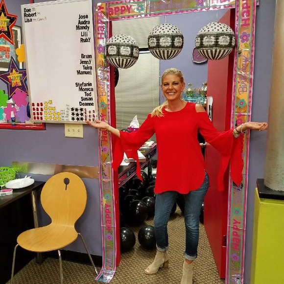 Meet your Posher, Lisa - Picture 1 of 1